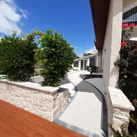 Un Petit Coin De Paradis A Haute Bed & Breakfast Jarrie