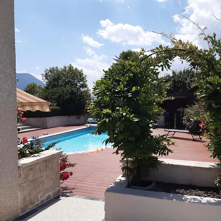 Bed & Breakfast Un Petit Coin De Paradis A Haute *